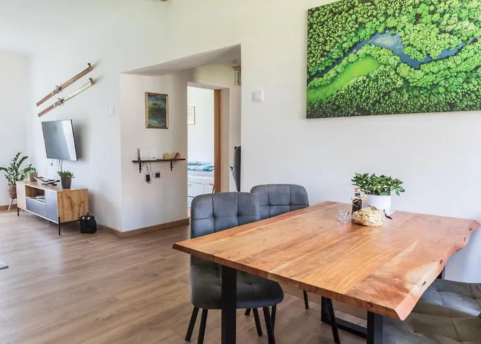 Апартаменты Lynx And Fox Self Check-in Free Parking